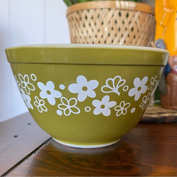 VINTAGE Pyrex 401 1.5 qt Green Daisy Nesting Bowl Mixing Small Spring Blossom - Picture 1 of 8